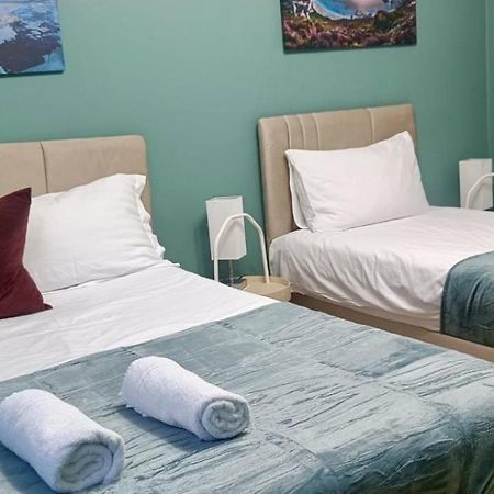 Deluxe Apartment - 1 Min Away From Camden Market And Station Лондон Екстериор снимка