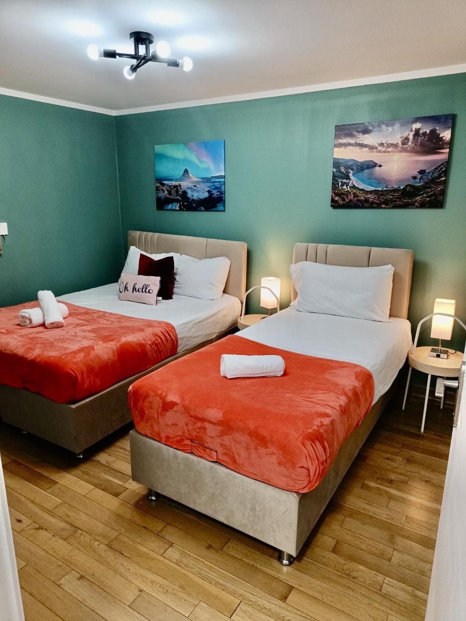 Deluxe Apartment - 1 Min Away From Camden Market And Station Лондон Екстериор снимка